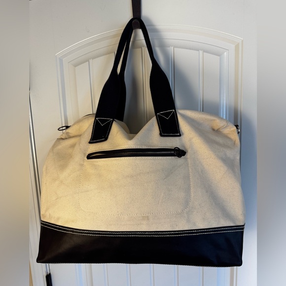 Lands' End Handbags - Lands End Navy Blue & Cream Weekender Bag w/Trolley Sleeve